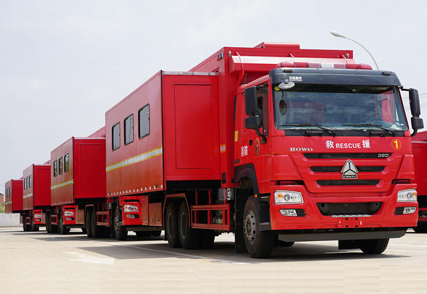 重汽后雙橋宿營(yíng)車
