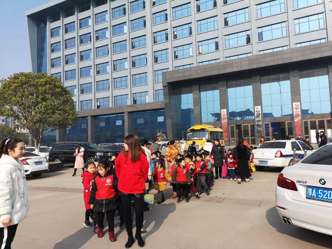 七星幼兒園參觀程力集團(tuán)