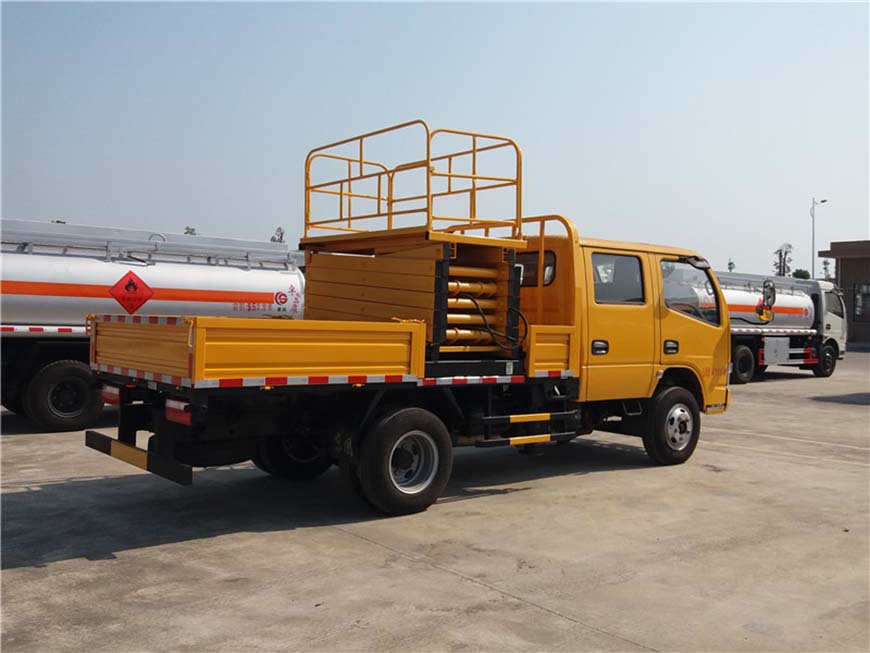 東風(fēng)8米、10米升降平臺(tái)車
