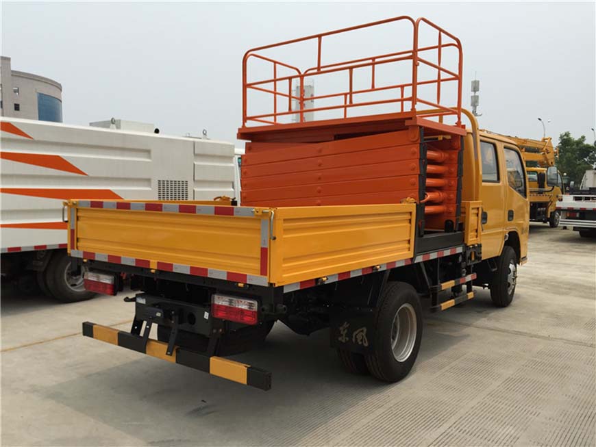 東風(fēng)8米、10米升降平臺(tái)車